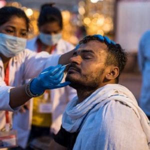 COVID-19 na świecie: Indie ustanawiają rekord świata pod względem pozytywnych przypadków w ciągu jednego dnia i ponad 2000 zgonów