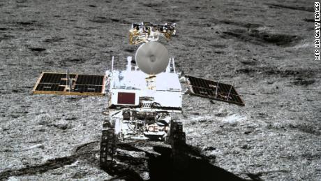 Chińska misja kosmiczna pokazuje, jak wygląda po drugiej stronie księżyca