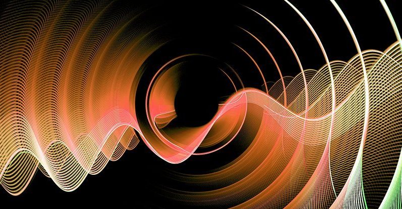 Fizycy zmniejszają prędkość światła za pomocą impulsów wewnątrz gorącej plazmy