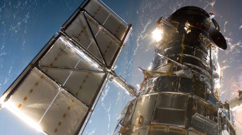 NASA stara się naprawić awarię komputera Kosmicznego Teleskopu Hubble'a w latach 80