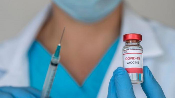 Todas las variantes del virus de la COVID-19 que han surgido hasta el momento responden ante las vacunas disponibles y aprobadas. Foto: Getty Images