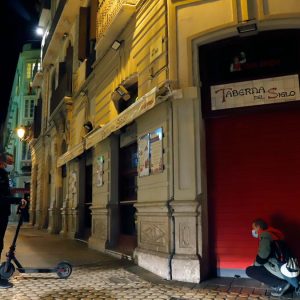Najnowsze wiadomości o wirusie koronowym i szczepieniach na żywo |  Andaluzyjski Wysoki Trybunał Sprawiedliwości zatwierdza godziny policyjne w Marbelli i Esteponie |  społeczność