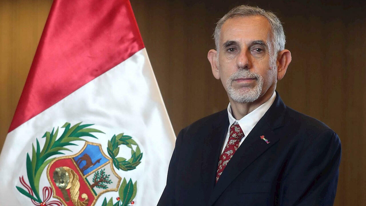 Jest nowym ministrem gospodarki Peru, Pedro Frank Palvi, po zaprzysiężeniu na nowe stanowisko w Limie w Peru 30 lipca 2021 r.
