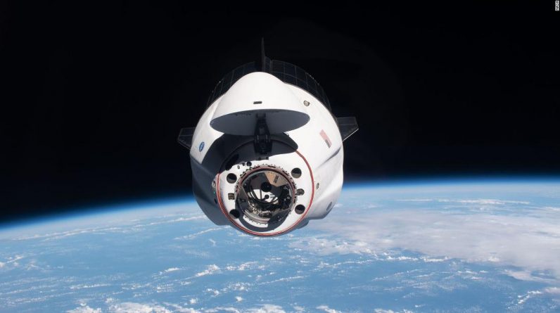 Nieszczelny problem z toaletą SpaceX zmusi astronautów do używania zapasowej „bielizny”