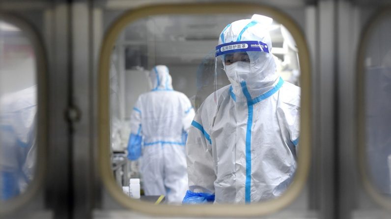 Władze ds. zdrowia w Chinach podejmują kroki w celu stawienia czoła wybuchowi nowego wirusa Corona