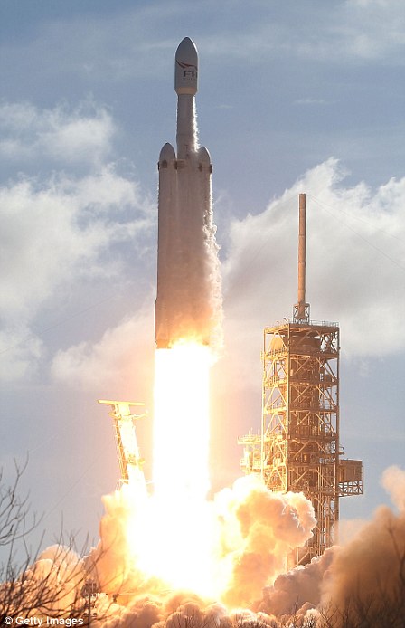 Falcon Heavy SpaceX został wystrzelony po raz pierwszy pięć lat później niż planowano