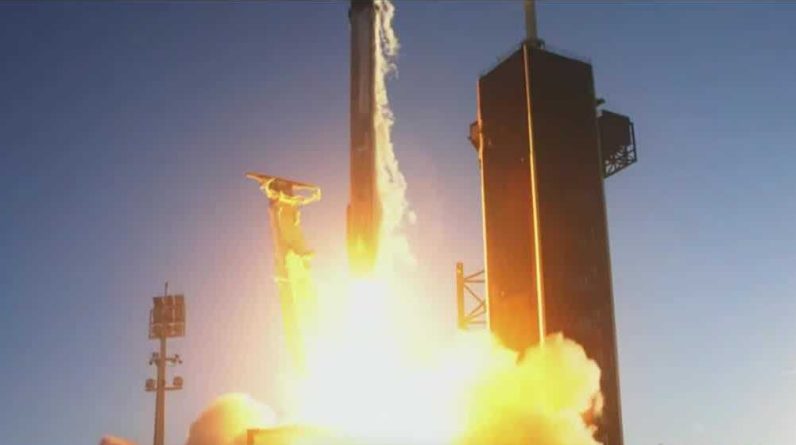 Wystrzelenie rakiety Falcon 9 oznacza nowy rok eksploracji kosmosu na przylądku Canaveral