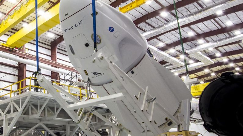 SpaceX tymczasowo wstrzymał produkcję nowego statku kosmicznego Crew Dragon
