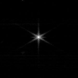 Teleskop Webba podświetla gwiazdę, gdy kończy fazę wyrównania „układania obrazów”