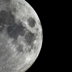 „Tajemnicze” kosmiczne śmieci na torze, by w piątek rozbić się o Księżyc z prędkością 5800 mil na godzinę