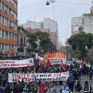 Protest Urugwaju przeciwko neoliberalizmowi prezydenta Lacalle'a