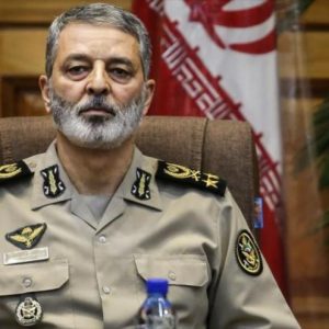 Starsi irańscy oficerowie ostrzegają Stany Zjednoczone i Izrael