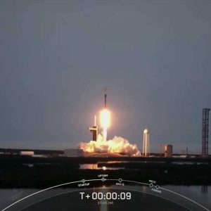 Rakieta SpaceX Falcon 9 z powodzeniem wyniosła satelitę Starlink